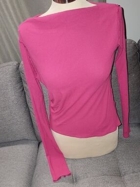 Women's Long Sleeve Boatneck Top in Fuchsia Pink